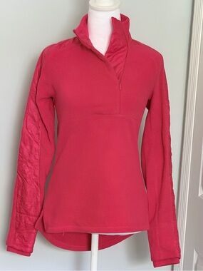 Athleta Vortex Half Zip pullover featuring quilted puffer sleeves